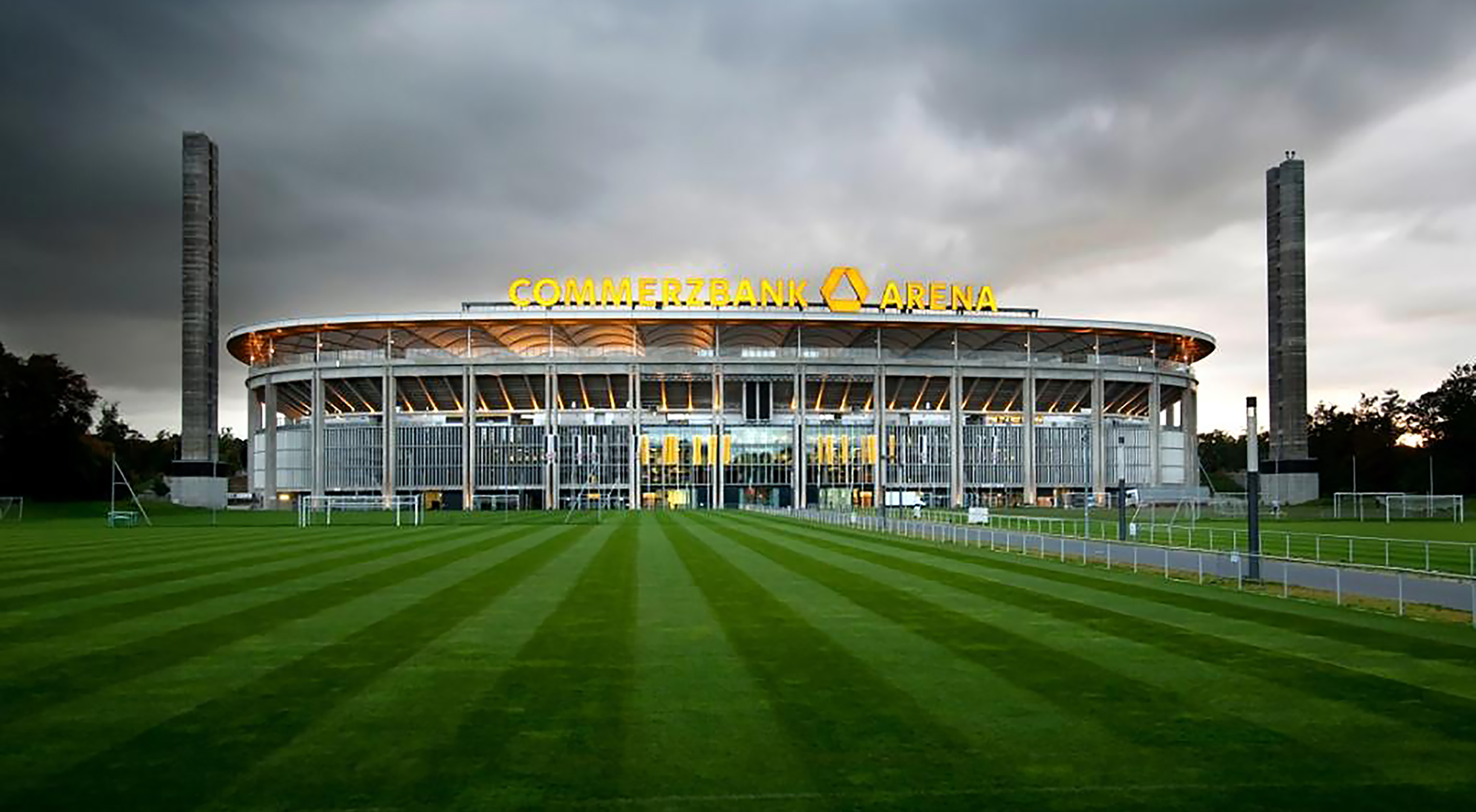 Commerzbank Arena Osttribüne